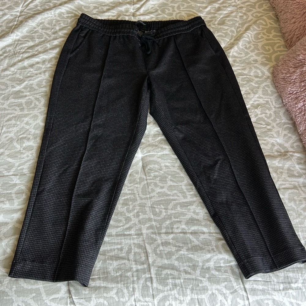 Liverpool Black Cropped Ankle Pants